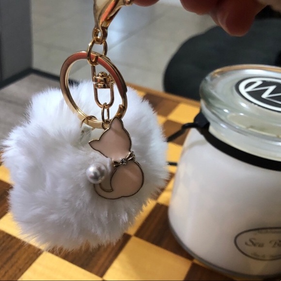 TT-Rabbit Faux Fur Ball Key Chain / Purse Accessory with Cat - White - Picture 2 of 3